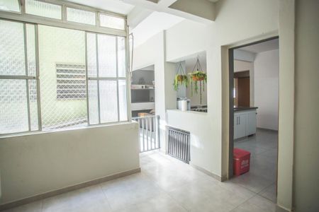 Apartamento à venda com 120m², 2 quartos e sem vaga Apartamento à venda com 120m², 2 quartos e sem vagaÁrea de Serviço