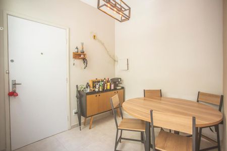 Apartamento à venda com 120m², 2 quartos e sem vaga Apartamento à venda com 120m², 2 quartos e sem vagaSala de Jantar