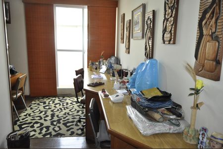 Apartamento à venda com 420m², 4 quartos e 4 vagasEscritório