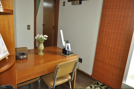 Apartamento à venda com 420m², 4 quartos e 4 vagasEscritório