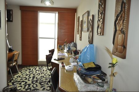 Apartamento à venda com 420m², 4 quartos e 4 vagasEscritório