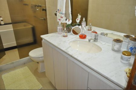 Apartamento à venda com 420m², 4 quartos e 4 vagasBanheiro