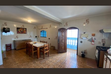 Casa para alugar com 342m², 4 quartos e 6 vagas Casa para alugar com 342m², 4 quartos e 6 vagasCozinha