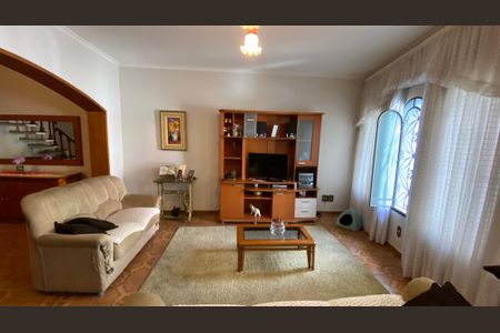 Casa para alugar com 342m², 4 quartos e 6 vagas Casa para alugar com 342m², 4 quartos e 6 vagas Sala de Jantar