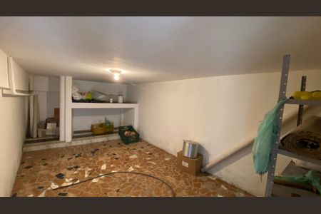 Casa para alugar com 342m², 4 quartos e 6 vagas Casa para alugar com 342m², 4 quartos e 6 vagasPorão