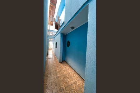 Casa para alugar com 342m², 4 quartos e 6 vagas Casa para alugar com 342m², 4 quartos e 6 vagasQuintal - Corredor