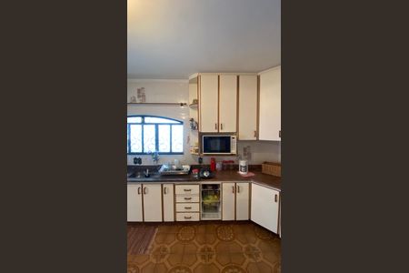 Casa para alugar com 342m², 4 quartos e 6 vagas Casa para alugar com 342m², 4 quartos e 6 vagasCozinha