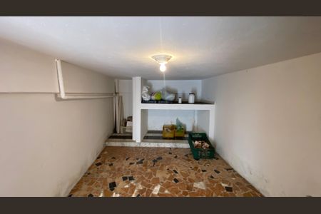 Casa para alugar com 342m², 4 quartos e 6 vagas Casa para alugar com 342m², 4 quartos e 6 vagasPorão