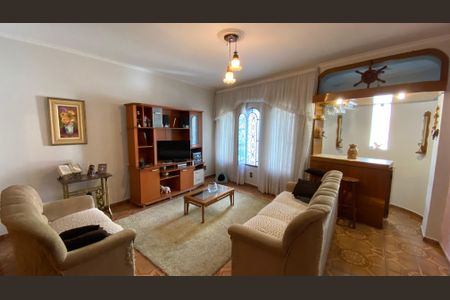 Casa para alugar com 342m², 4 quartos e 6 vagas Casa para alugar com 342m², 4 quartos e 6 vagasSala de Jantar