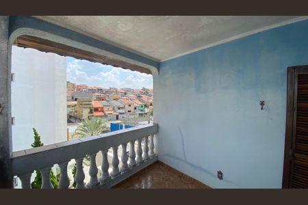 Casa para alugar com 342m², 4 quartos e 6 vagas Casa para alugar com 342m², 4 quartos e 6 vagasQuarto 1 Varanda