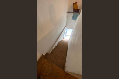 Casa para alugar com 342m², 4 quartos e 6 vagas Casa para alugar com 342m², 4 quartos e 6 vagasEscada