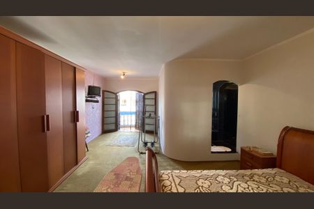 Casa para alugar com 342m², 4 quartos e 6 vagas Casa para alugar com 342m², 4 quartos e 6 vagasSuite