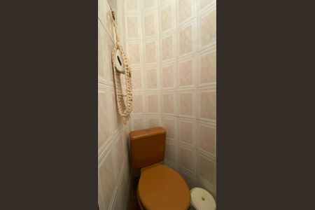 Casa para alugar com 342m², 4 quartos e 6 vagas Casa para alugar com 342m², 4 quartos e 6 vagasGaragem - Banheiro