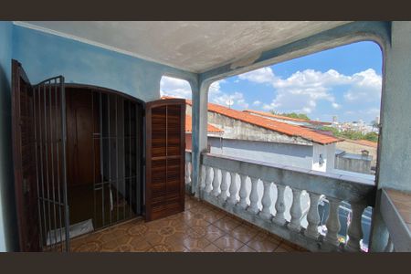 Casa para alugar com 342m², 4 quartos e 6 vagas Casa para alugar com 342m², 4 quartos e 6 vagasQuarto 1 Varanda