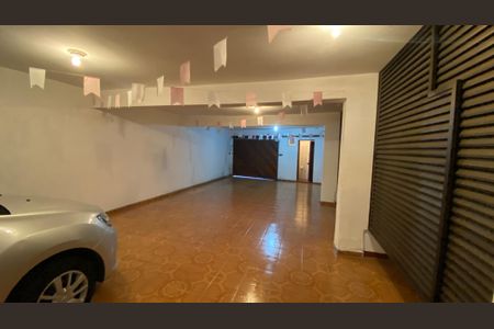 Casa para alugar com 342m², 4 quartos e 6 vagas Casa para alugar com 342m², 4 quartos e 6 vagasGaragem