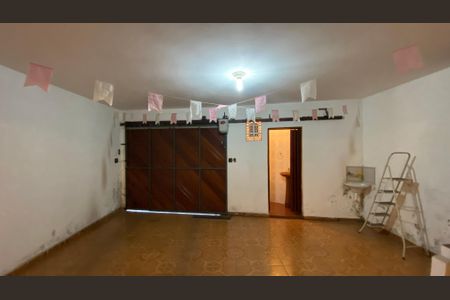 Casa para alugar com 342m², 4 quartos e 6 vagas Casa para alugar com 342m², 4 quartos e 6 vagasGaragem