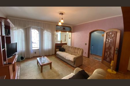 Casa para alugar com 342m², 4 quartos e 6 vagas Casa para alugar com 342m², 4 quartos e 6 vagasSala de Jantar