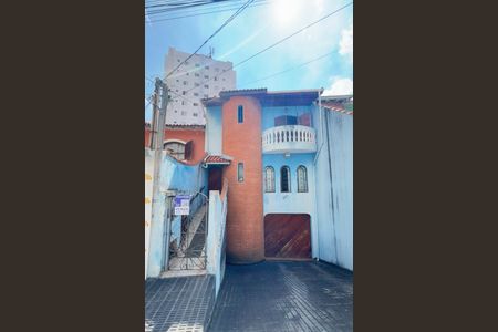 Casa para alugar com 342m², 4 quartos e 6 vagas Casa para alugar com 342m², 4 quartos e 6 vagasFachada