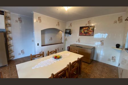 Casa para alugar com 342m², 4 quartos e 6 vagas Casa para alugar com 342m², 4 quartos e 6 vagasCozinha