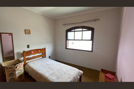 Casa para alugar com 342m², 4 quartos e 6 vagas Casa para alugar com 342m², 4 quartos e 6 vagasQuarto 2