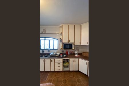 Casa para alugar com 342m², 4 quartos e 6 vagas Casa para alugar com 342m², 4 quartos e 6 vagasCozinha