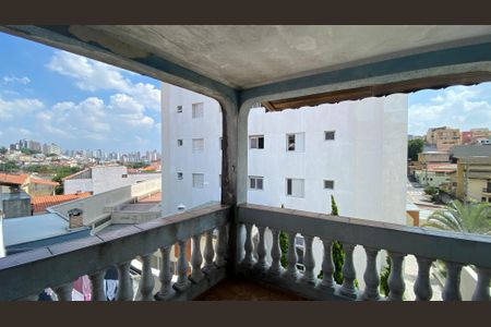 Casa para alugar com 342m², 4 quartos e 6 vagas Casa para alugar com 342m², 4 quartos e 6 vagasQuarto 1 Varanda