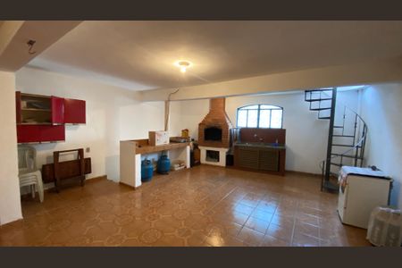 Casa para alugar com 342m², 4 quartos e 6 vagas Casa para alugar com 342m², 4 quartos e 6 vagasGaragem