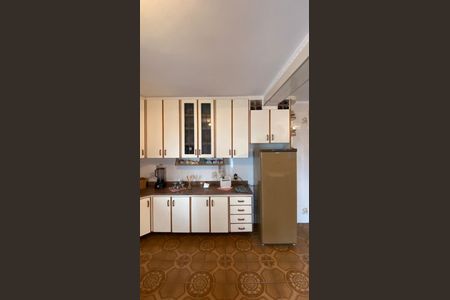 Casa para alugar com 342m², 4 quartos e 6 vagas Casa para alugar com 342m², 4 quartos e 6 vagasCozinha