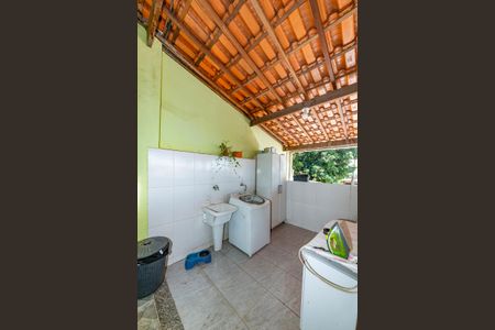 Casa à venda com 360m², 5 quartos e 5 vagasCasa 2 - Área de Serviço