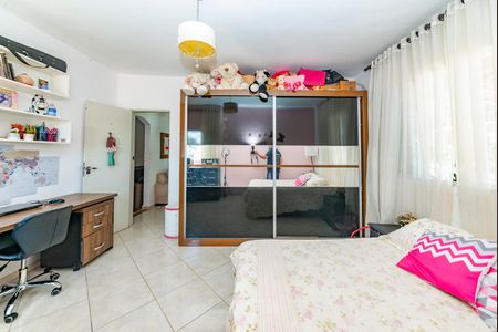Casa à venda com 360m², 5 quartos e 5 vagasCasa 2 - Quarto 2