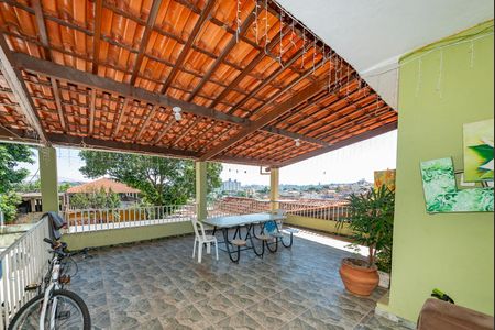 Casa à venda com 360m², 5 quartos e 5 vagasCasa 2 - Varanda da Sala 1