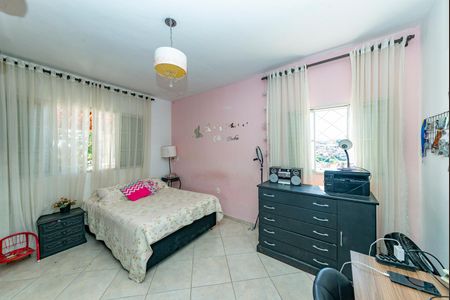 Casa à venda com 360m², 5 quartos e 5 vagasCasa 2 - Quarto 2