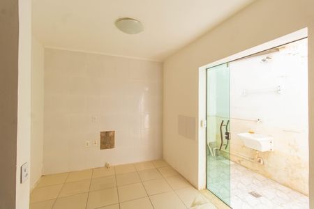 Casa à venda com 100m², 2 quartos e 2 vagas Casa à venda com 100m², 2 quartos e 2 vagasCozinha