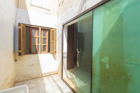 Casa à venda com 100m², 2 quartos e 2 vagas Casa à venda com 100m², 2 quartos e 2 vagasÁrea de Serviço