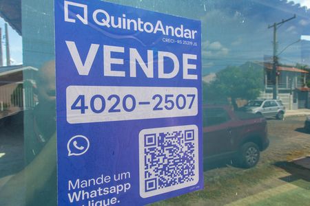 Casa à venda com 100m², 2 quartos e 2 vagas Casa à venda com 100m², 2 quartos e 2 vagasPlaquinha