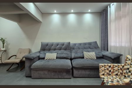 Casa à venda com 154m², 3 quartos e 2 vagas Casa à venda com 154m², 3 quartos e 2 vagasSala