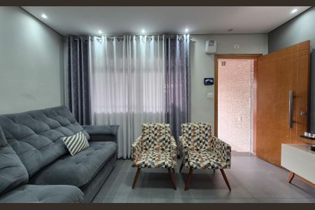 Casa à venda com 154m², 3 quartos e 2 vagas Casa à venda com 154m², 3 quartos e 2 vagasSala