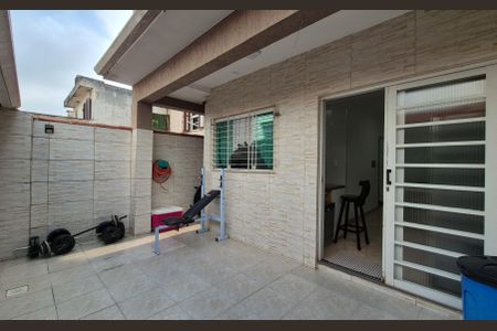 Casa à venda com 154m², 3 quartos e 2 vagas Casa à venda com 154m², 3 quartos e 2 vagasArea externa