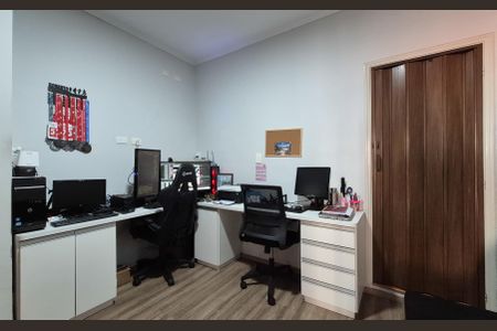 Casa à venda com 154m², 3 quartos e 2 vagas Casa à venda com 154m², 3 quartos e 2 vagasQuarto 2