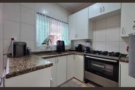 Casa à venda com 154m², 3 quartos e 2 vagas Casa à venda com 154m², 3 quartos e 2 vagasCozinha