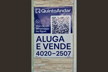 Casa à venda com 154m², 3 quartos e 2 vagas Casa à venda com 154m², 3 quartos e 2 vagasFachada