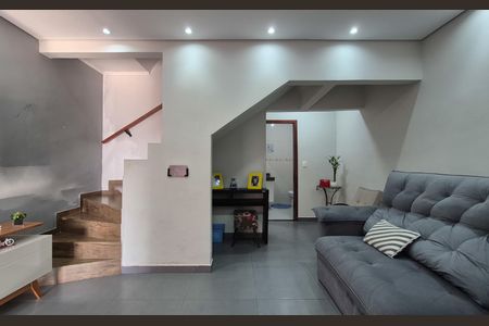 Casa à venda com 154m², 3 quartos e 2 vagas Casa à venda com 154m², 3 quartos e 2 vagasSala