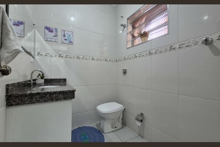 Casa à venda com 154m², 3 quartos e 2 vagas Casa à venda com 154m², 3 quartos e 2 vagasBanheiro 2