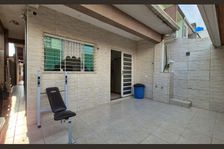 Casa à venda com 154m², 3 quartos e 2 vagas Casa à venda com 154m², 3 quartos e 2 vagasArea externa