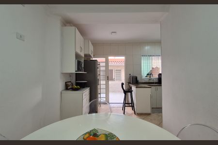 Casa à venda com 154m², 3 quartos e 2 vagas Casa à venda com 154m², 3 quartos e 2 vagasCozinha