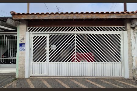 Casa à venda com 154m², 3 quartos e 2 vagas Casa à venda com 154m², 3 quartos e 2 vagasFachada