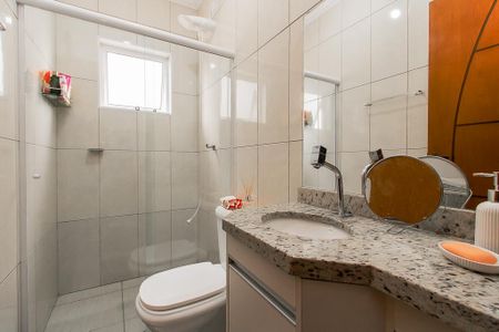 Casa de condomínio à venda com 100m², 2 quartos e 2 vagas Casa de condomínio à venda com 100m², 2 quartos e 2 vagasBanheiro da Suíte