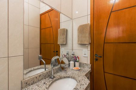 Casa de condomínio à venda com 100m², 2 quartos e 2 vagas Casa de condomínio à venda com 100m², 2 quartos e 2 vagasBanheiro da Suíte