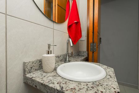 Casa de condomínio à venda com 100m², 2 quartos e 2 vagas Casa de condomínio à venda com 100m², 2 quartos e 2 vagasLavabo Sala