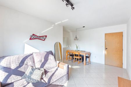 Apartamento para alugar com 74m², 2 quartos e 1 vaga Apartamento para alugar com 74m², 2 quartos e 1 vagaSala